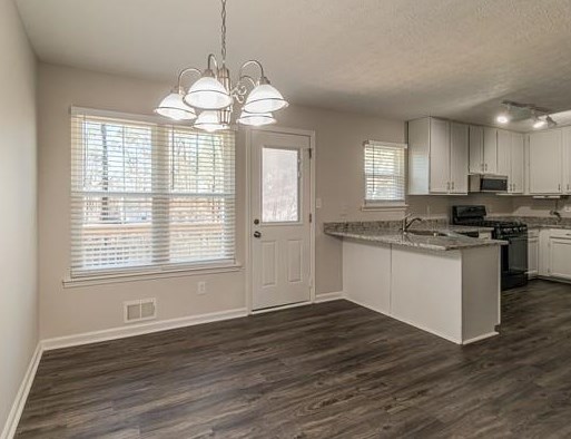 572 Emerald Pines Dr, Dallas GA  30157-8527 exterior