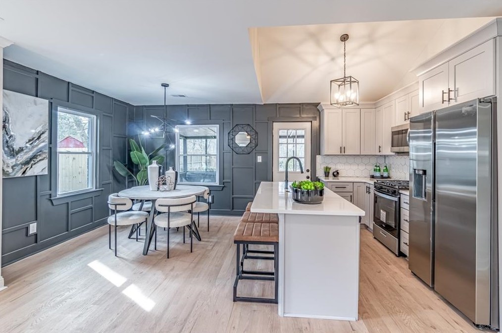 1153 Russell Dr, Decatur GA  30030-4746 exterior