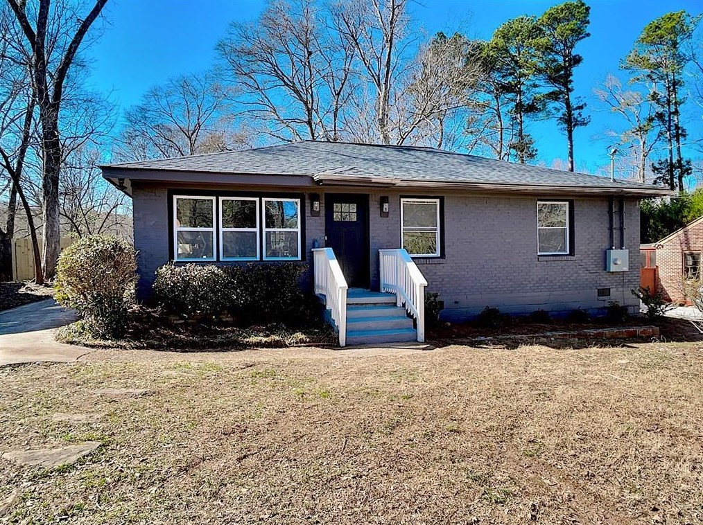 1153 Russell Dr, Decatur GA  30030-4746 exterior