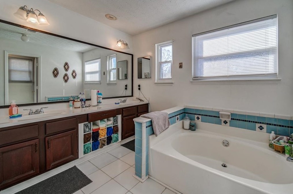 4422 Wellington Ter, Decatur GA  30035-4243 exterior