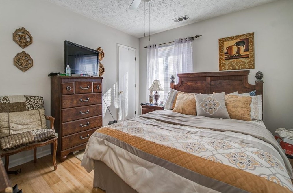 4422 Wellington Ter, Decatur GA  30035-4243 exterior