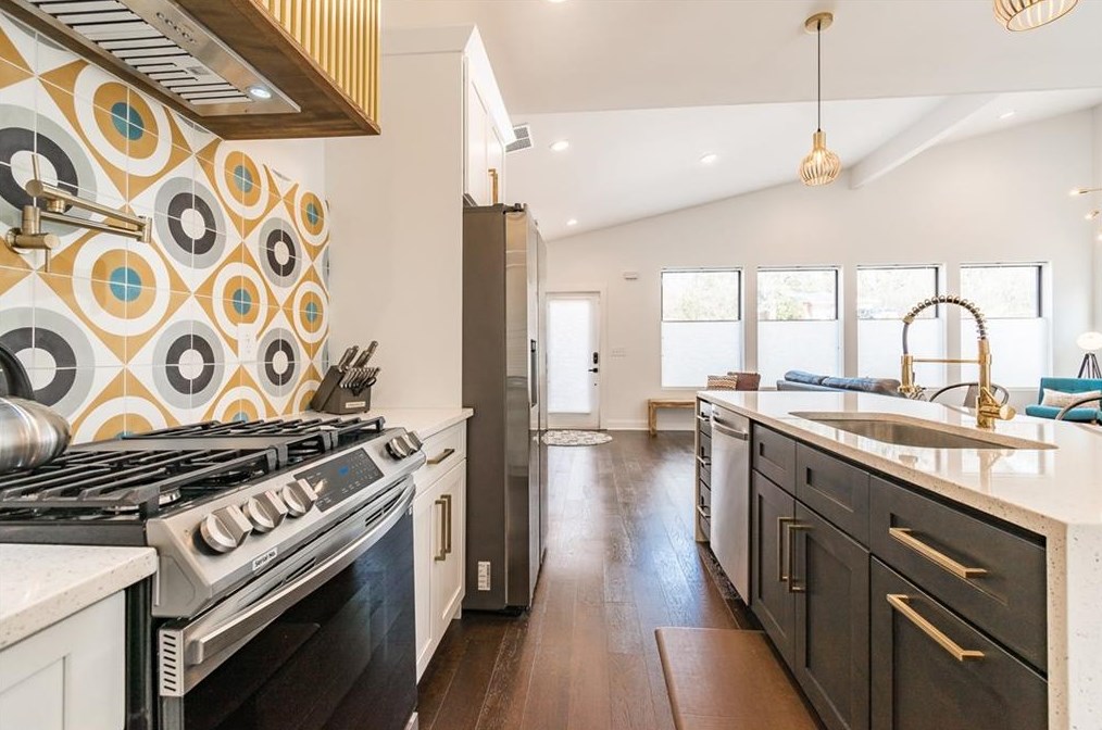 2399 Fair Ln, Decatur GA  30032-6359 exterior