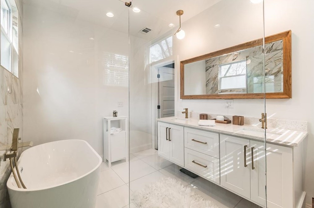 2399 Fair Ln, Decatur GA  30032-6359 exterior