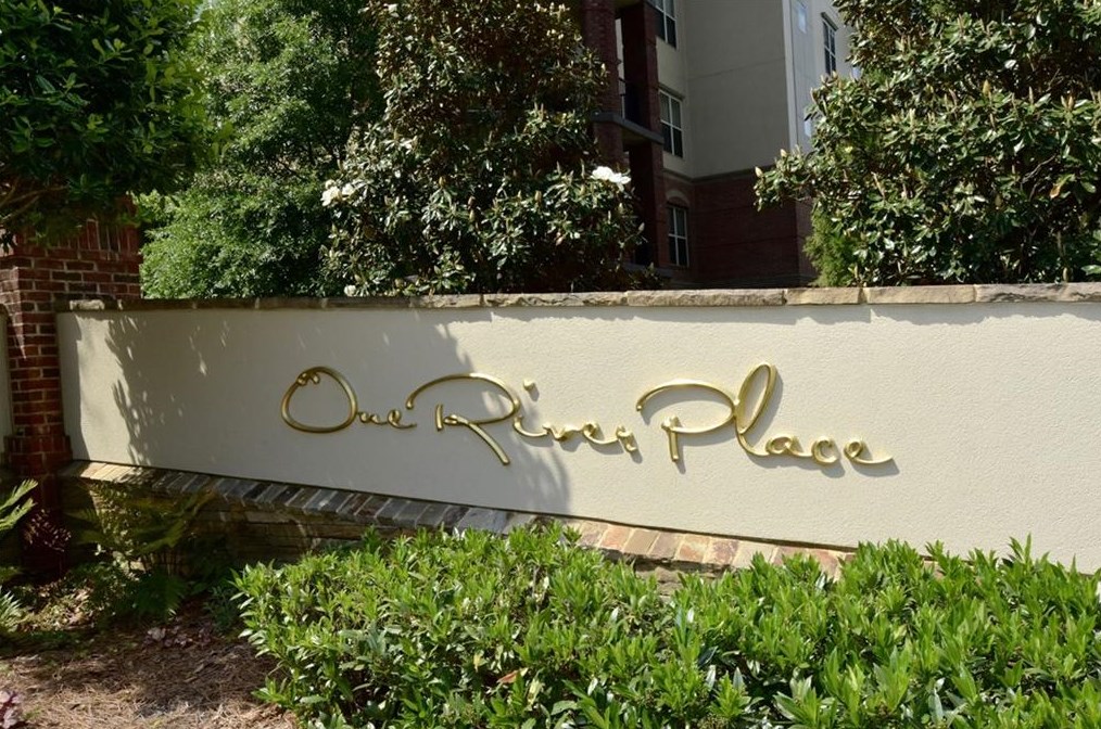 200 River Vista Dr, Atlanta GA  30339-7602 exterior