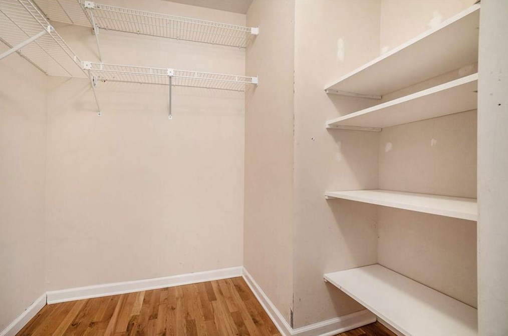 1067 Ashbury Dr, Decatur GA  30030-4171 exterior