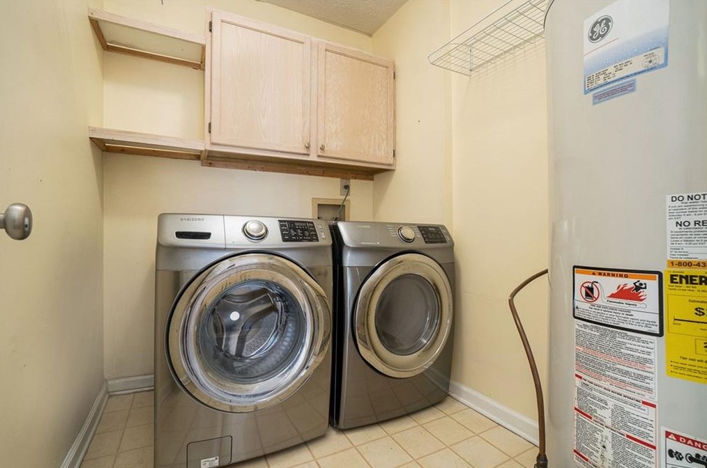 1067 Ashbury Dr, Decatur GA  30030-4171 exterior