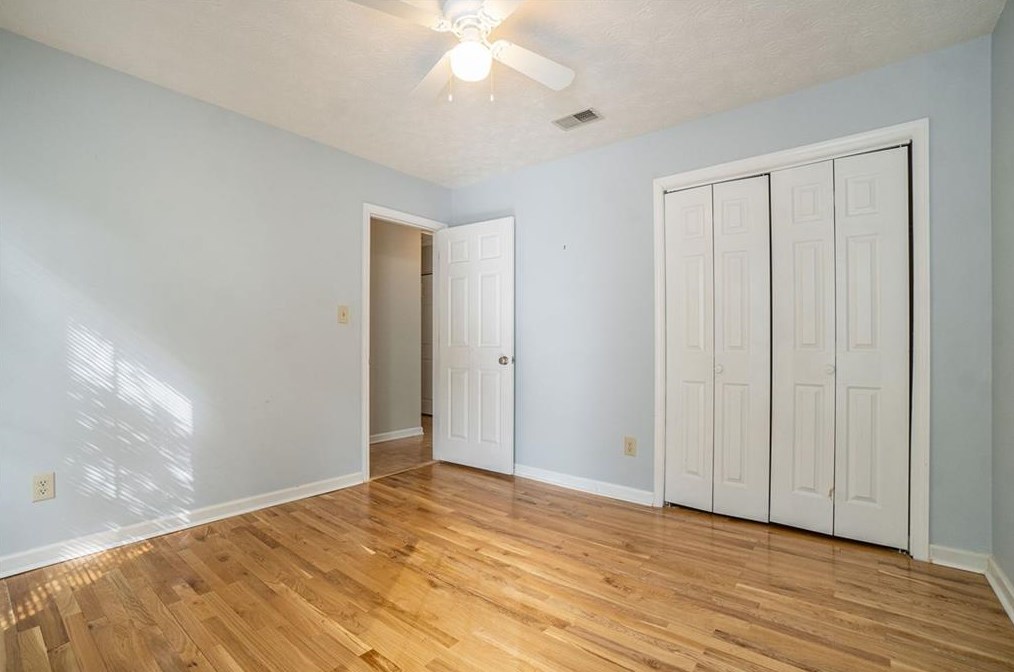 1067 Ashbury Dr, Decatur GA  30030-4171 exterior