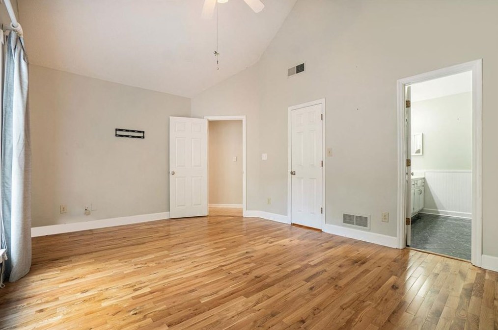 1067 Ashbury Dr, Decatur GA  30030-4171 exterior