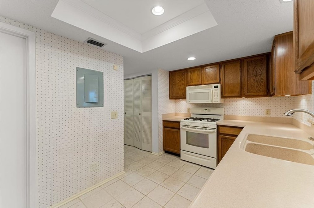 87 Fair Haven Way, Smyrna GA  30080-8090 exterior