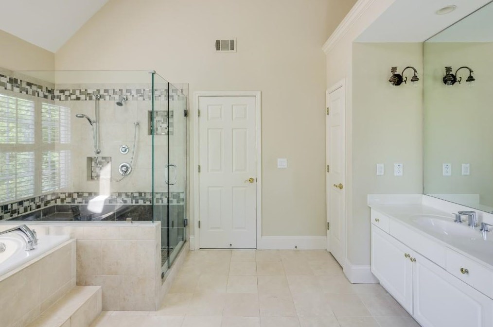 5 Wieuca Trce, Atlanta GA  30342-3856 exterior