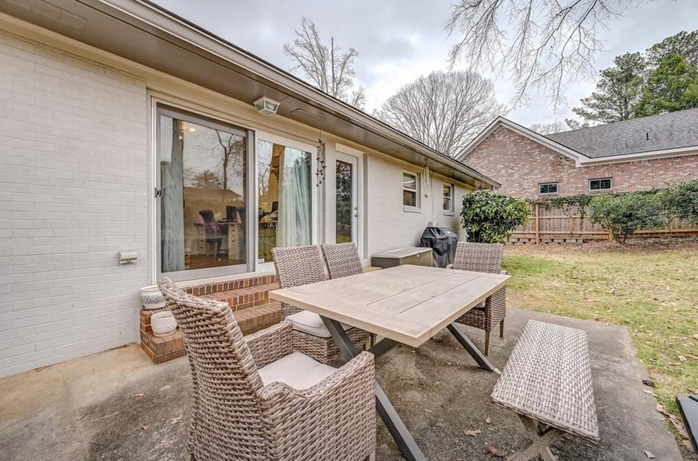 3499 Dunn St, Smyrna GA  30080-7926 exterior