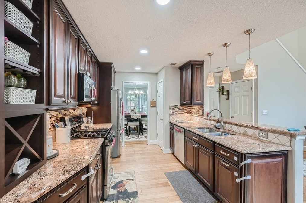 2702 Cottesford Dr, Smyrna GA  30080-2187 exterior