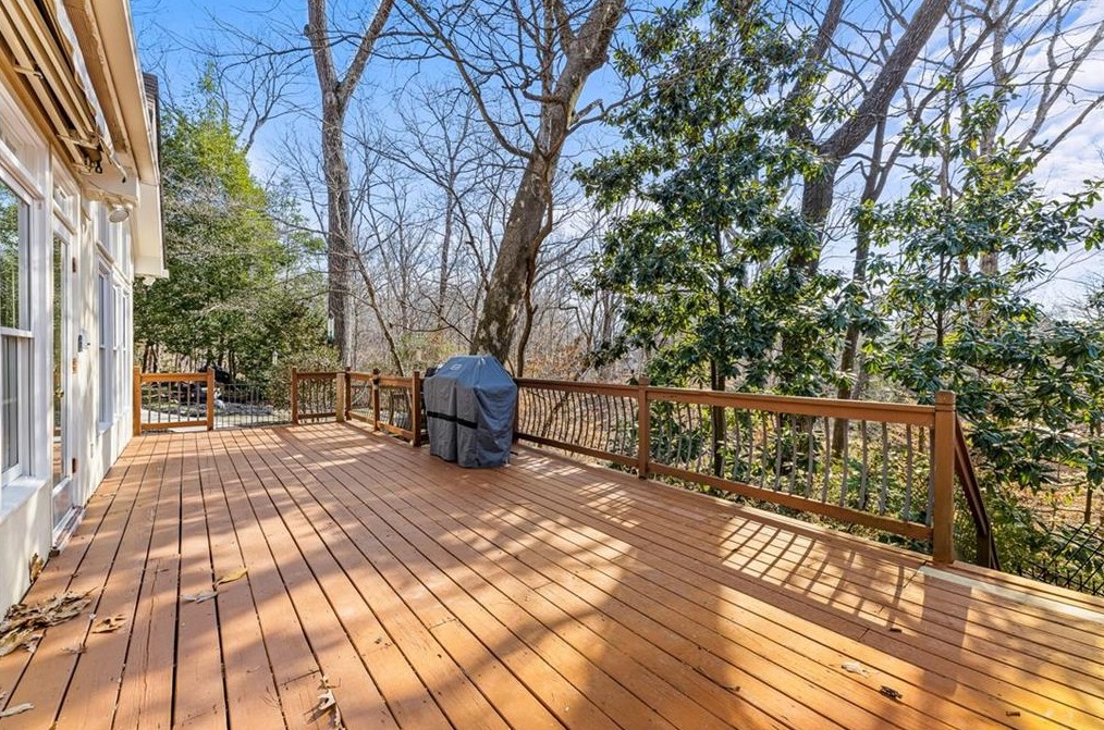 8415 Valemont Dr, Atlanta GA  30350-2847 exterior