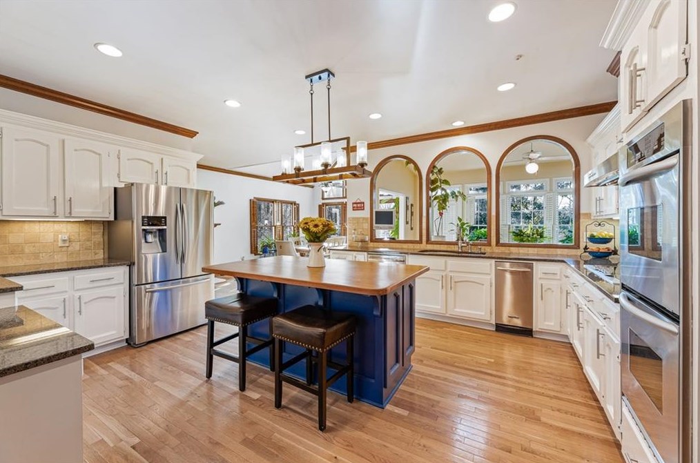 8415 Valemont Dr, Atlanta GA  30350-2847 exterior