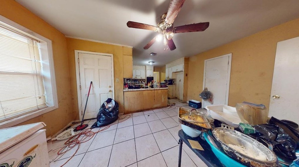 4006 Hilda Cir, Decatur GA  30035-1103 exterior