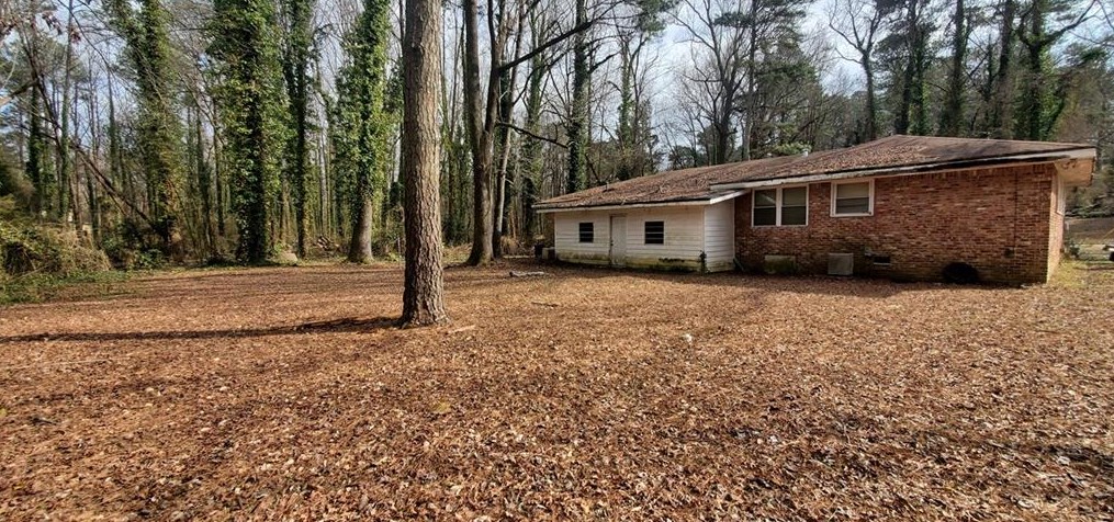 4006 Hilda Cir, Decatur GA  30035-1103 exterior