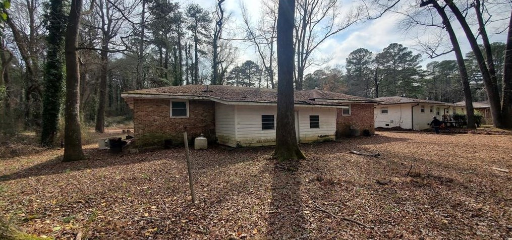 4006 Hilda Cir, Decatur GA  30035-1103 exterior