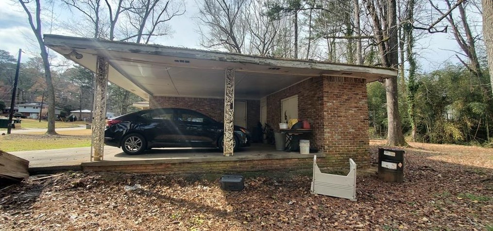 4006 Hilda Cir, Decatur GA  30035-1103 exterior