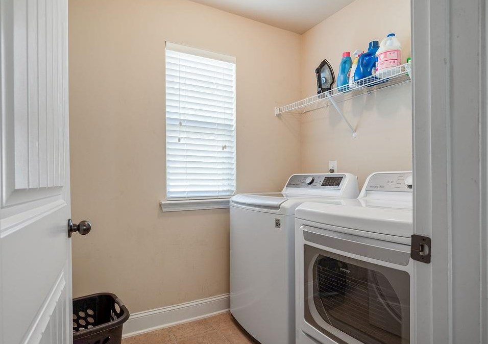 2777 Lakeview Walk, Decatur GA  30035-4061 exterior