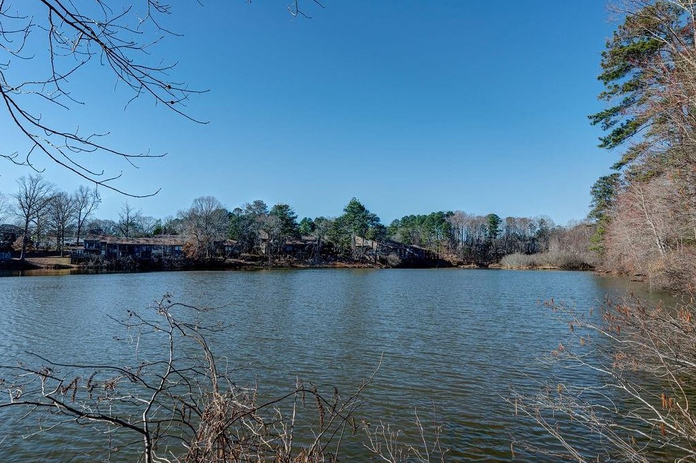 2777 Lakeview Walk, Decatur GA  30035-4061 exterior