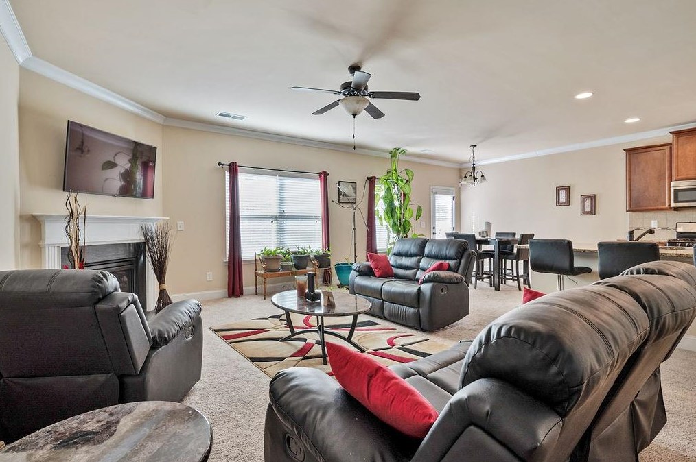 2777 Lakeview Walk, Decatur GA  30035-4061 exterior