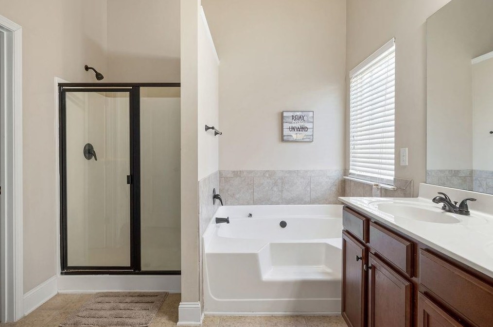 2777 Lakeview Walk, Decatur GA  30035-4061 exterior