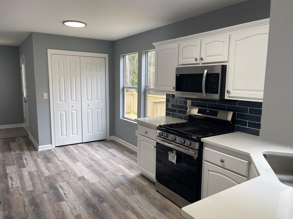 2243 Hampton Dr, Decatur GA  30035-3633 exterior