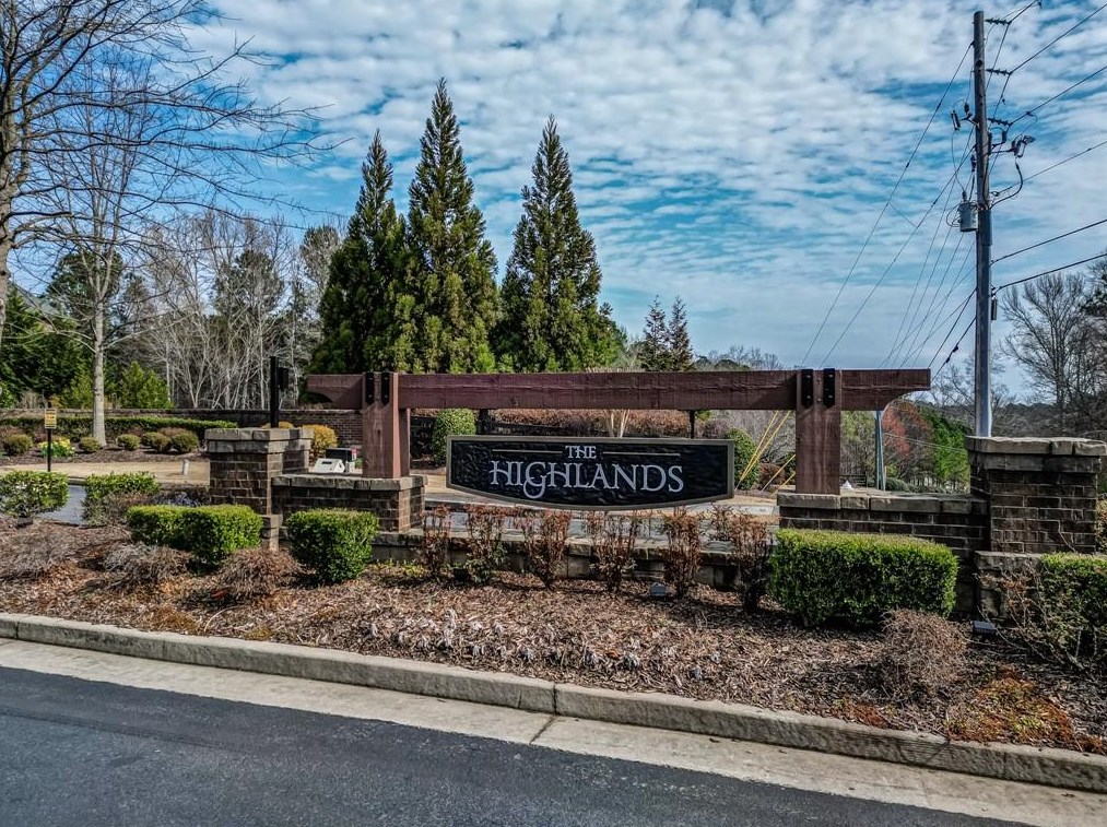 442 Timber Pl, Alpharetta GA  30004-5508 exterior