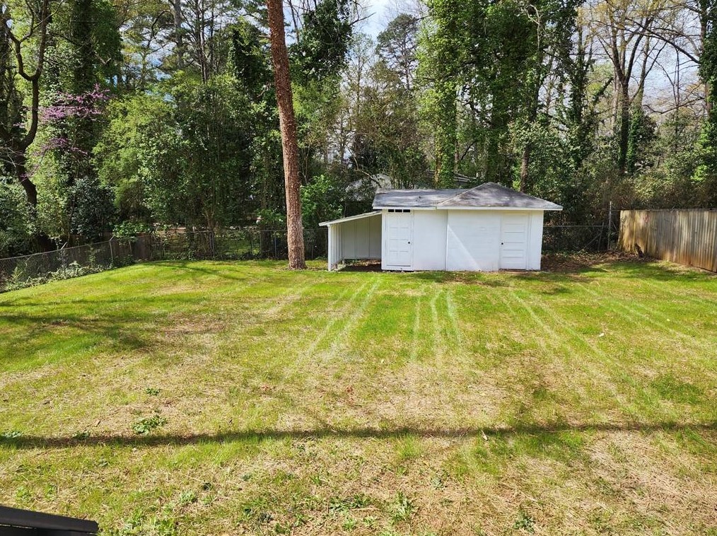 1233 Conway Rd, Decatur GA  30030-4569 exterior