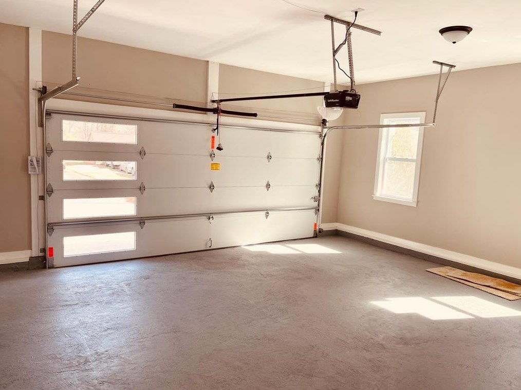 1233 Conway Rd, Decatur GA  30030-4569 exterior