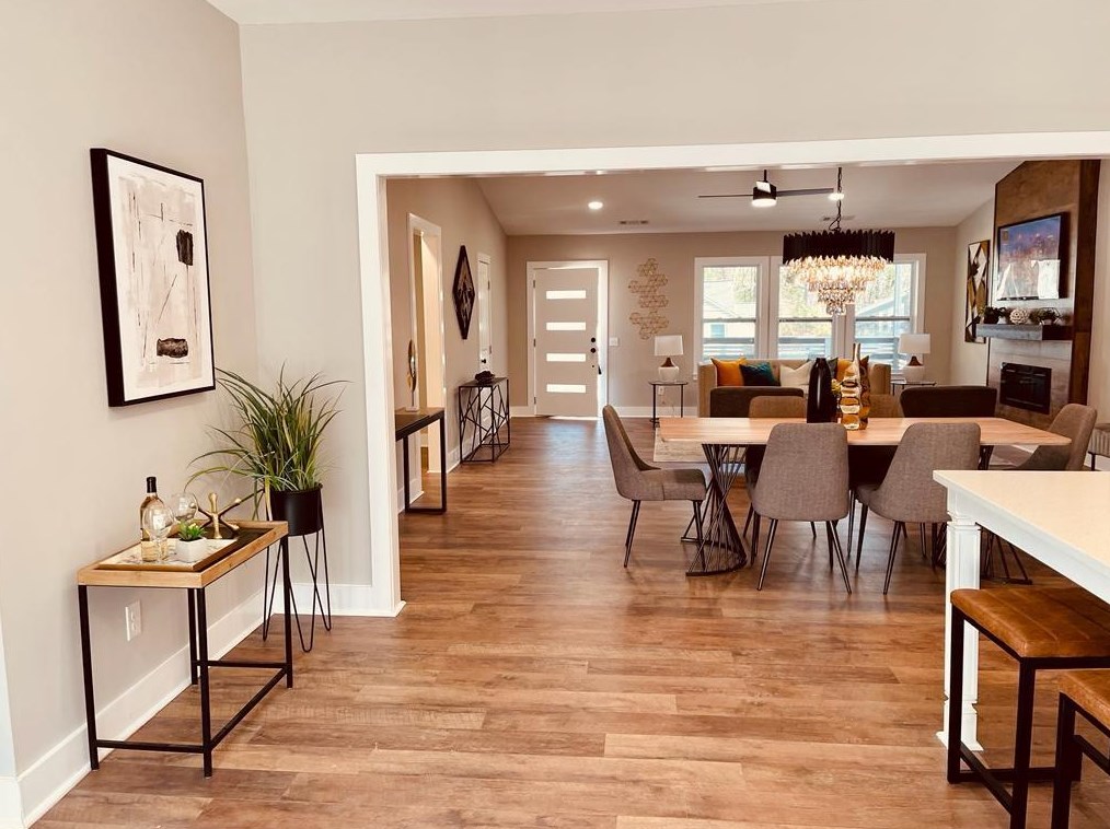 1233 Conway Rd, Decatur GA  30030-4569 exterior