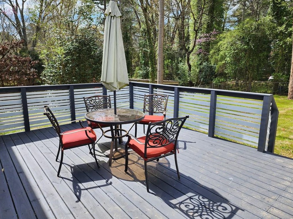 1233 Conway Rd, Decatur GA  30030-4569 exterior