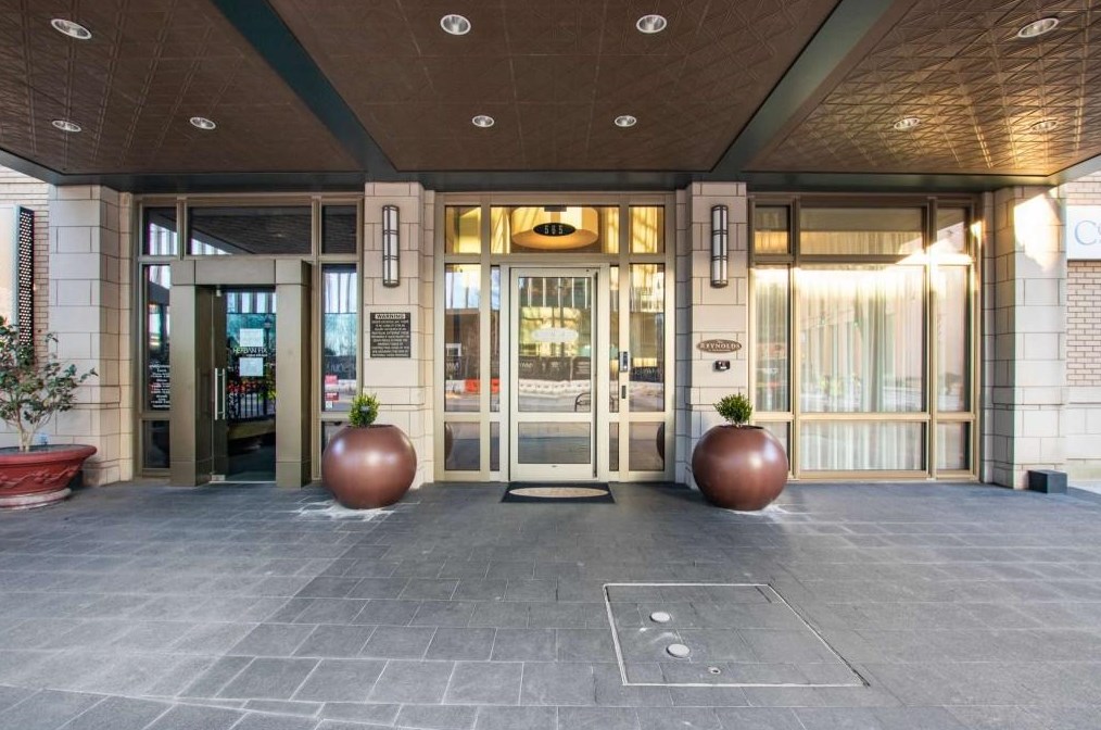 565 Peachtree St, Atlanta GA  30308-3511 exterior