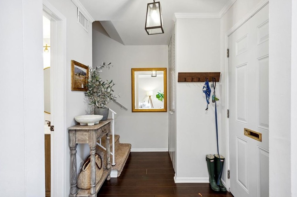 3 Walnut Hill Pl, Atlanta GA  30318-1514 exterior