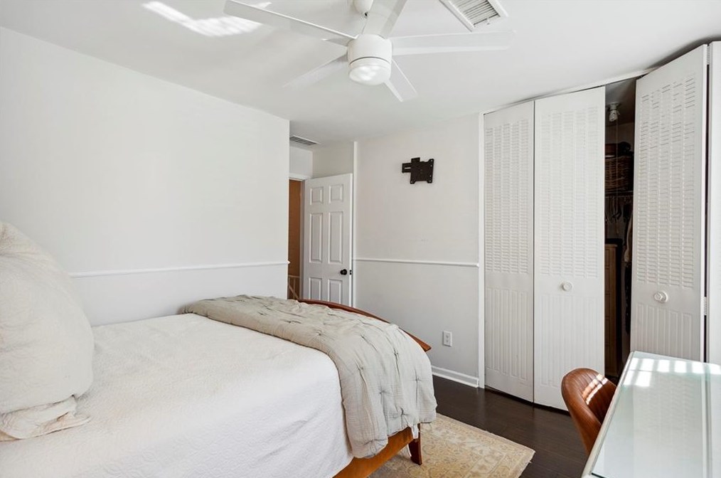3 Walnut Hill Pl, Atlanta GA  30318-1514 exterior