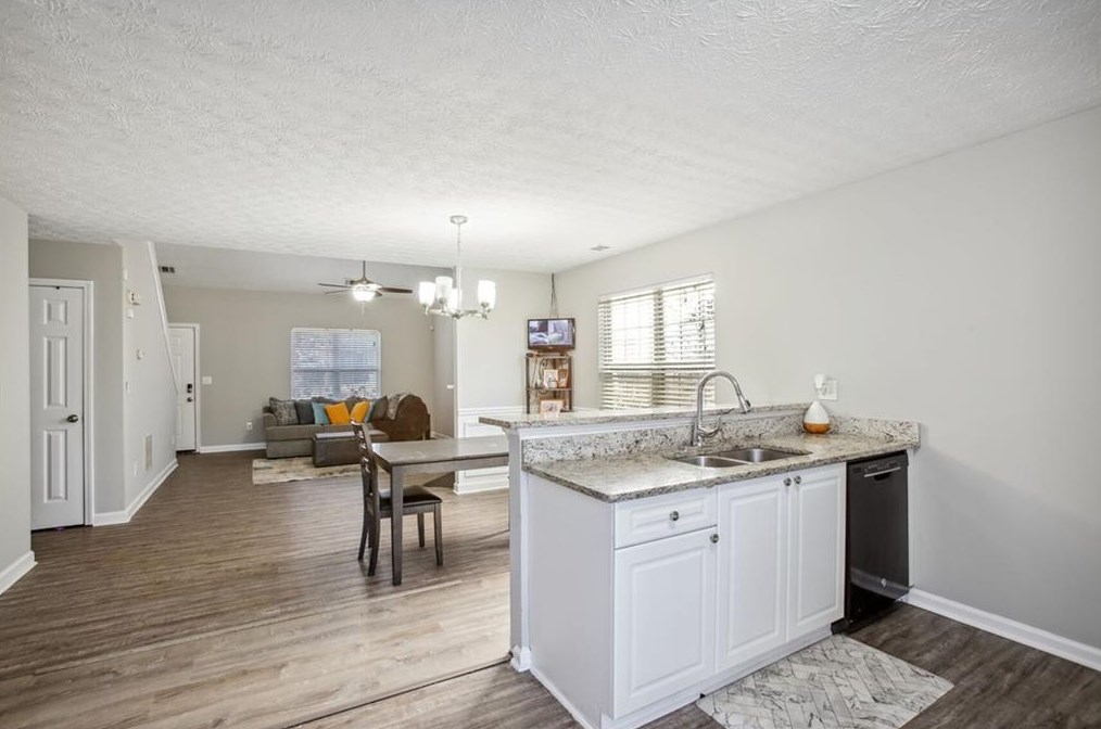 2161 Wingfoot Pl, Decatur GA  30035-2821 exterior