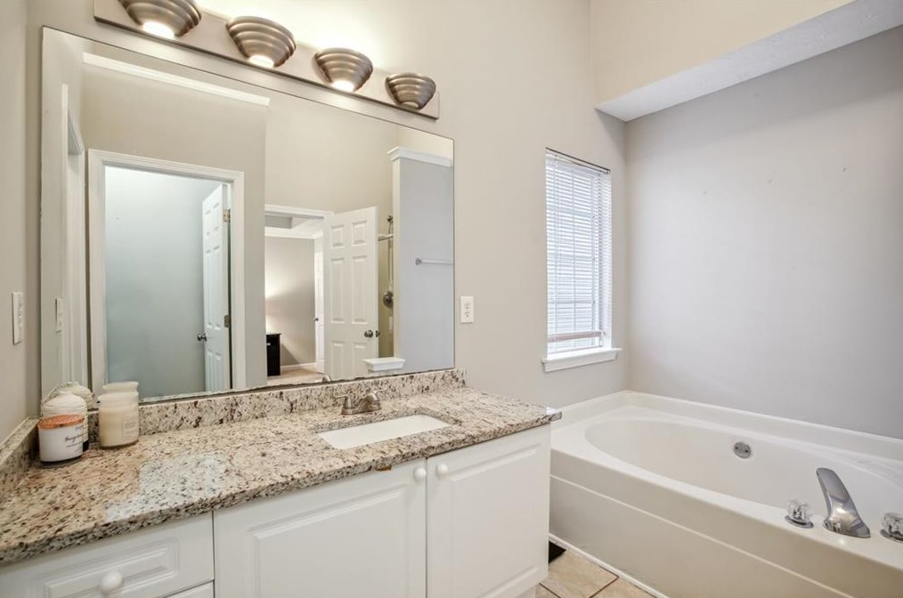 2161 Wingfoot Pl, Decatur GA  30035-2821 exterior