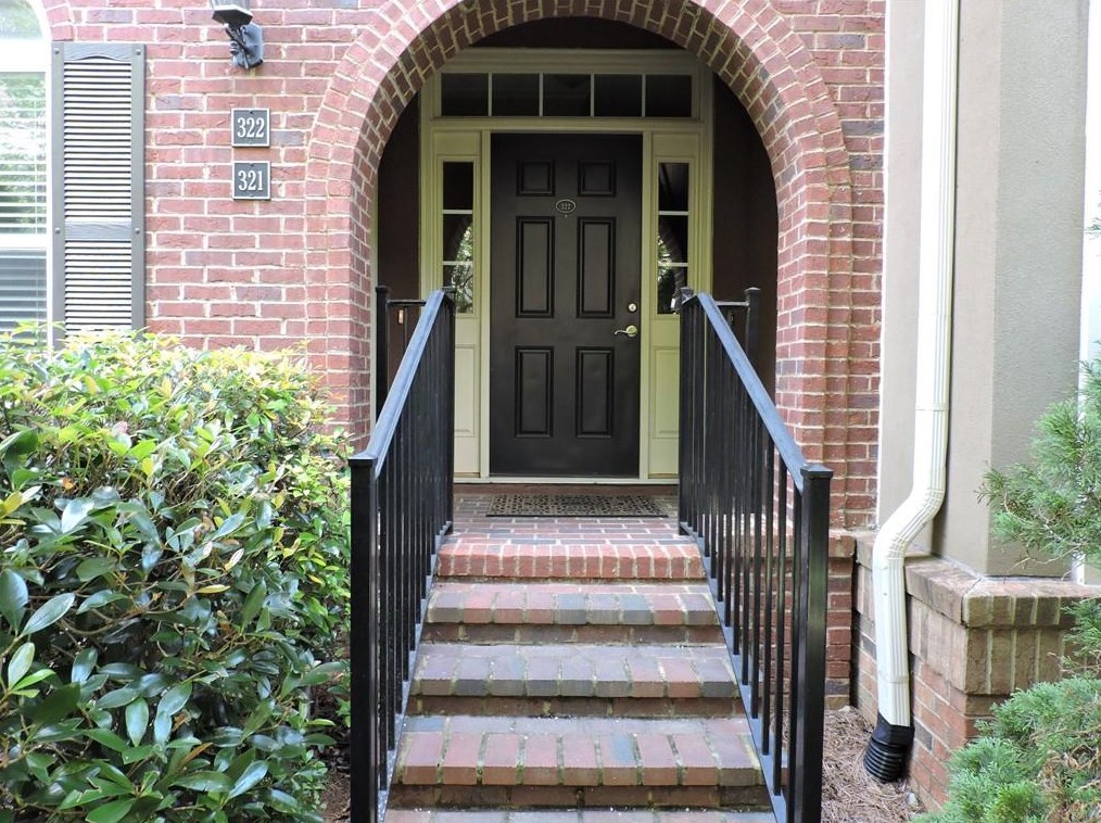 322 Perimeter Walk, Atlanta GA  30338-7504 exterior