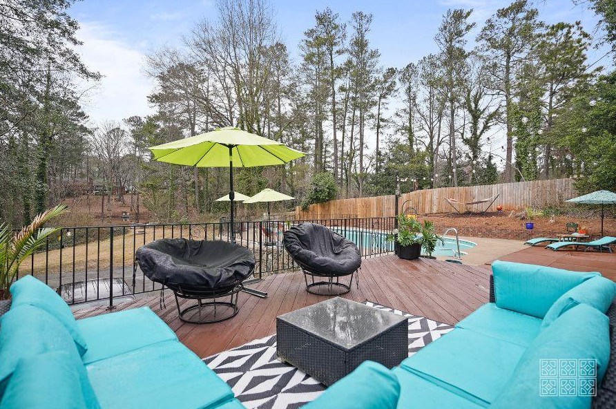 3679 Herschel Rd, Atlanta GA  30337-2306 exterior