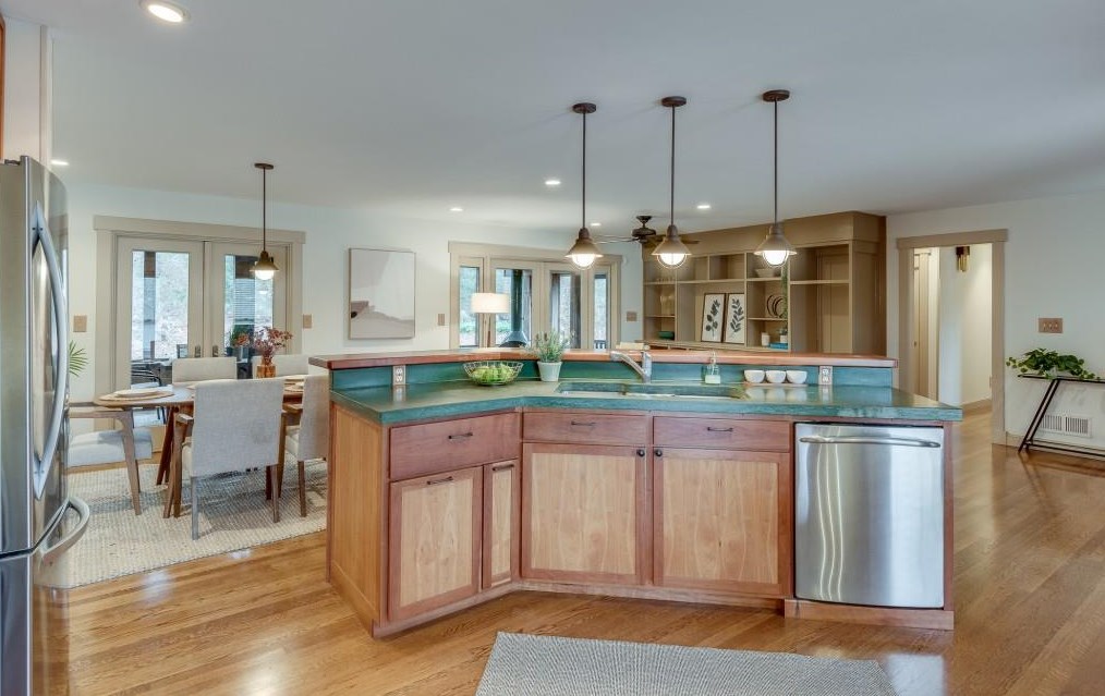 1745 Moonstone Ct, Decatur GA  30033-1411 exterior