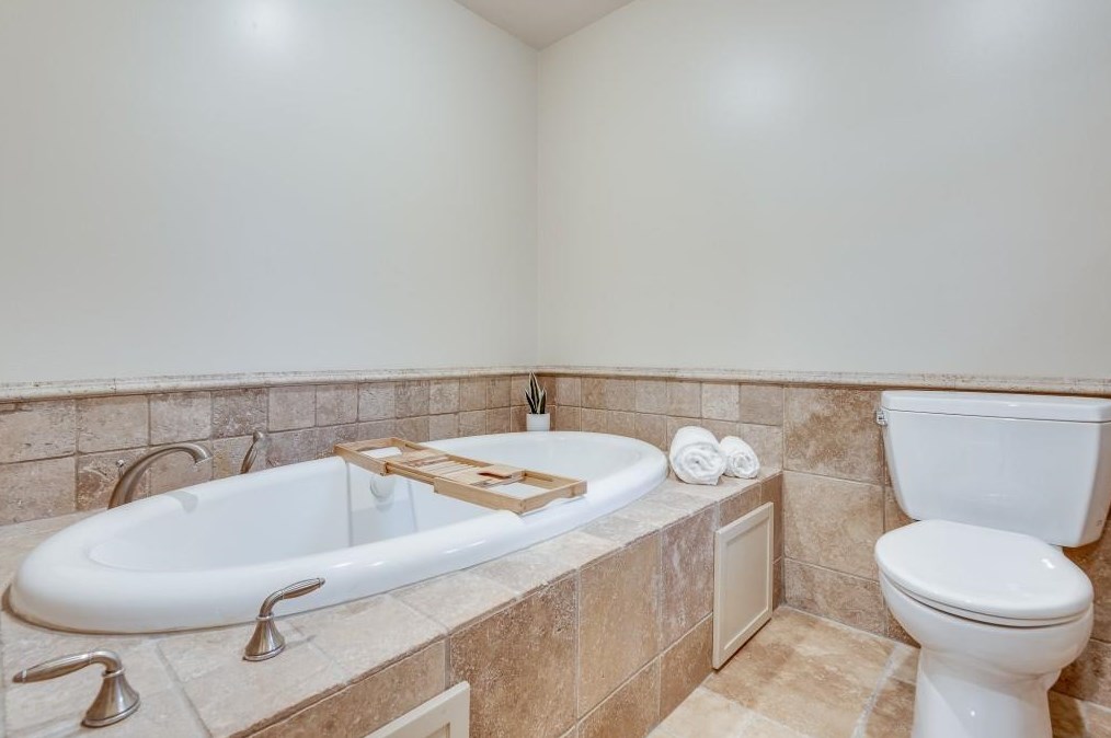 1745 Moonstone Ct, Decatur GA  30033-1411 exterior