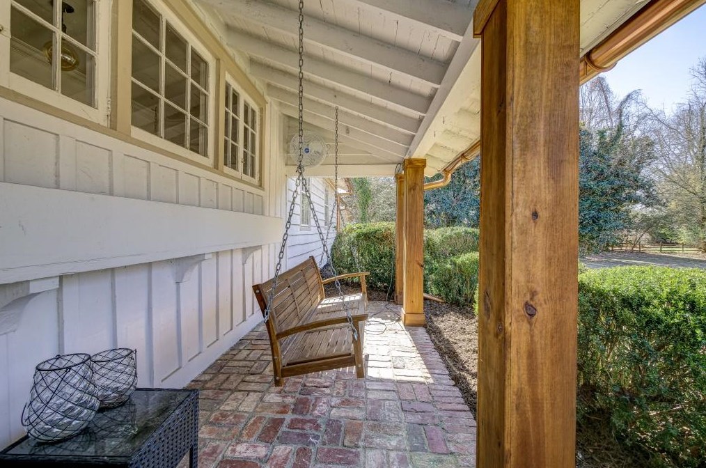 3716 Winters Hill Dr, Atlanta GA  30360-1329 exterior