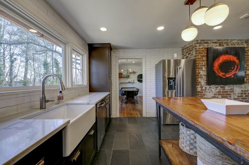 3716 Winters Hill Dr, Atlanta GA  30360-1329 exterior