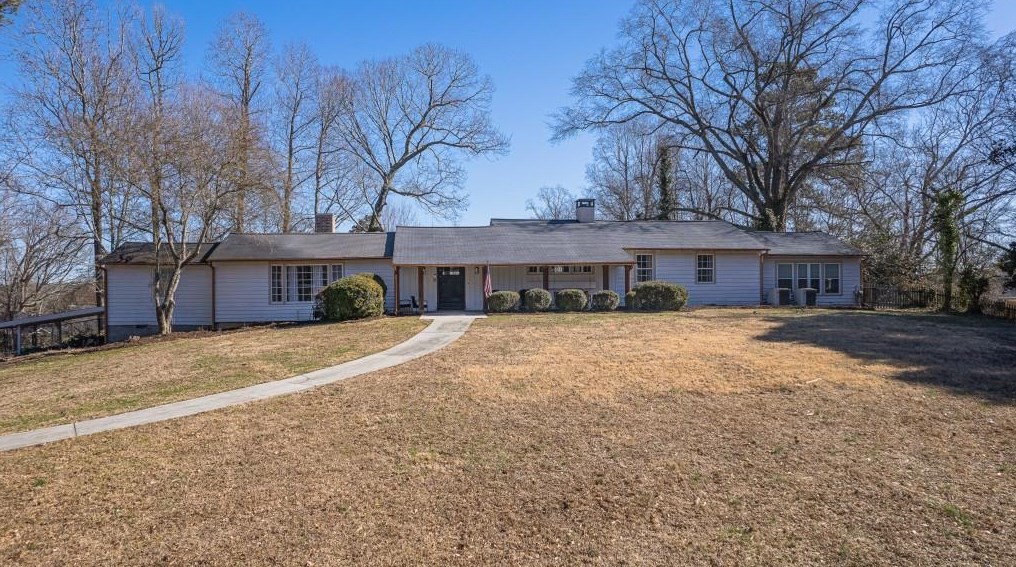 3716 Winters Hill Dr, Atlanta GA  30360-1329 exterior