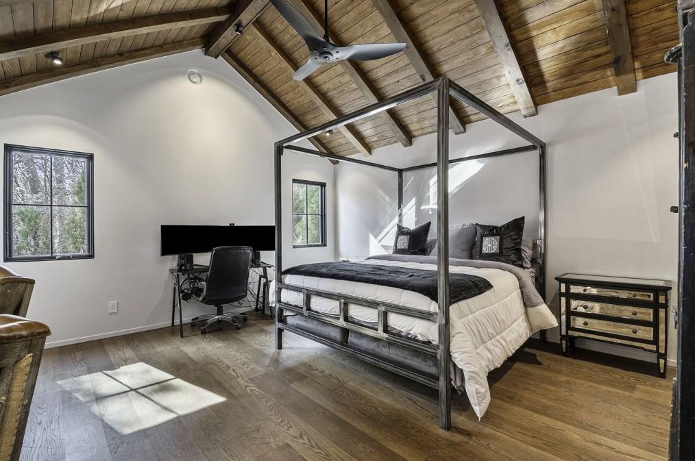 630 Pinetree Dr, Decatur GA  30030-2326 exterior