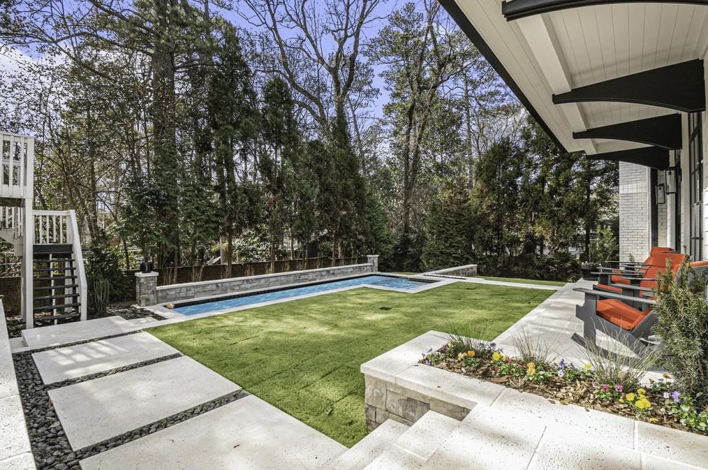 630 Pinetree Dr, Decatur GA  30030-2326 exterior