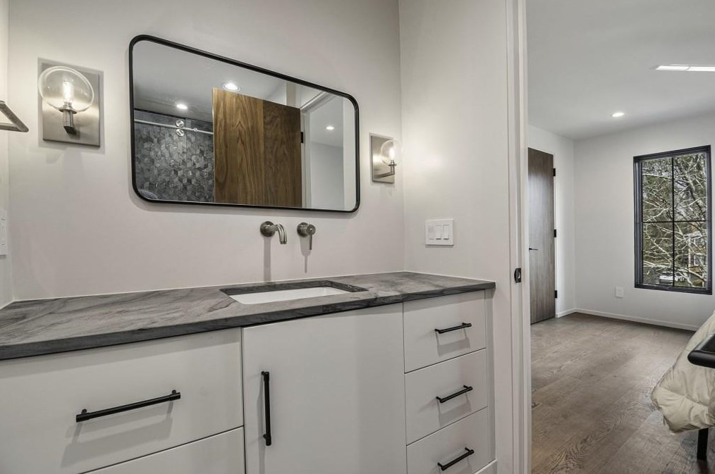 630 Pinetree Dr, Decatur GA  30030-2326 exterior