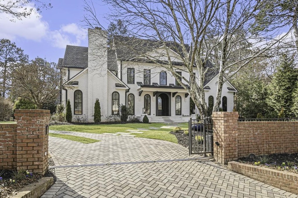 630 Pinetree Dr, Decatur GA  30030-2326 exterior