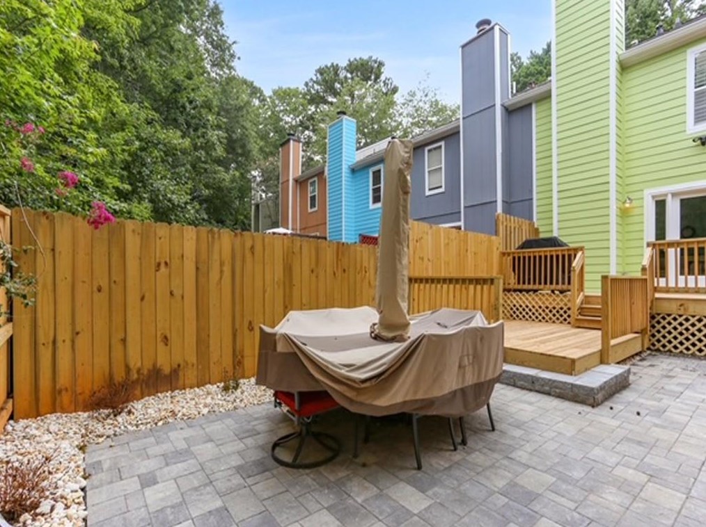 1929 Shenandoah Vly Ln, Smyrna GA  30080-8109 exterior