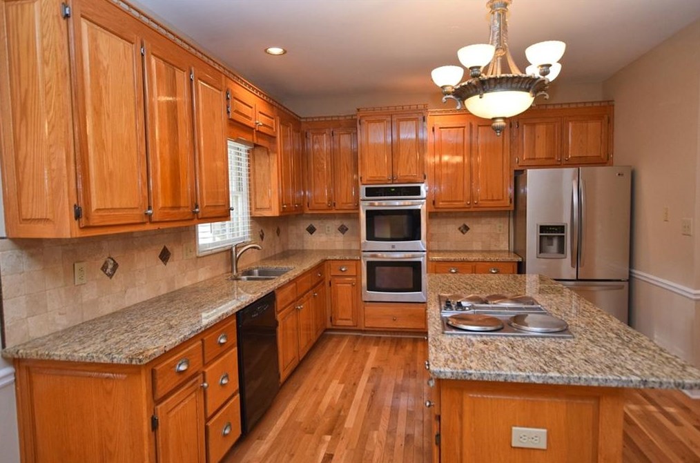 9180 Chapelwood Dr, Alpharetta GA  30022-6176 exterior